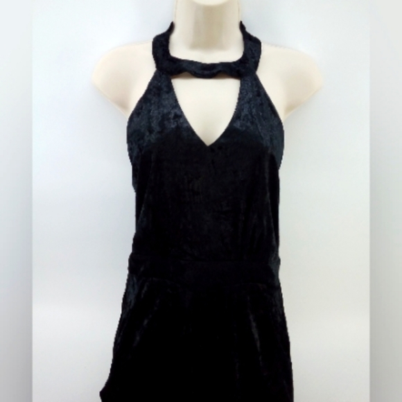 The Edit By Seventeen Juniors Chocker Neck Velvet Ankle Jumpsuit Black 9 - Picture 3 of 16